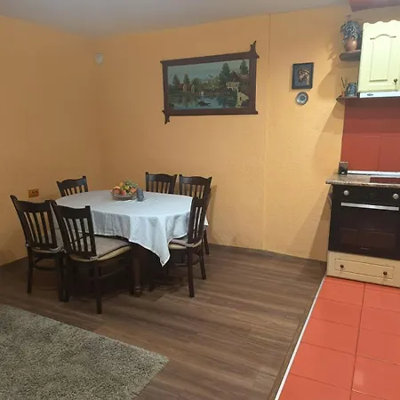 بيت ضيافة конна база ескус хорсес 3*